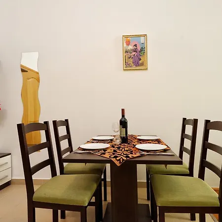 Eliana Apartman